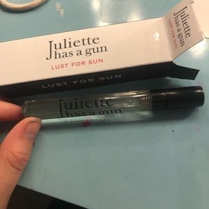 Sample Juliet has a gun fragrance